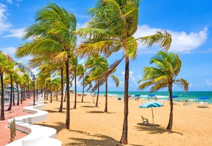 Men Only Dorms -3 Miles To The Beach Lighthouse Point المظهر الخارجي الصورة